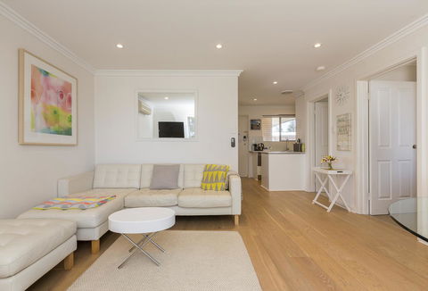 Cottesloe Beach Pines Apartment - Queensland Tourism 1
