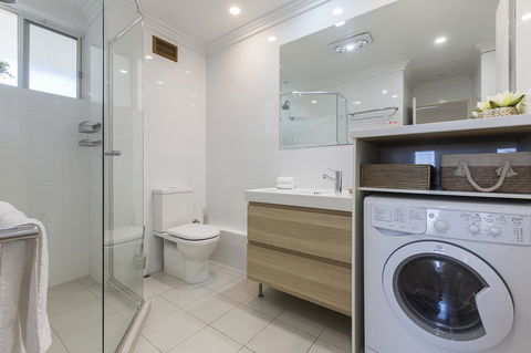 Cottesloe Beach Pines Apartment - Queensland Tourism 10