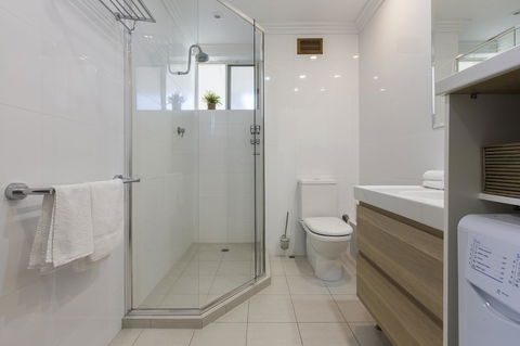 Cottesloe Beach Pines Apartment - Queensland Tourism 9