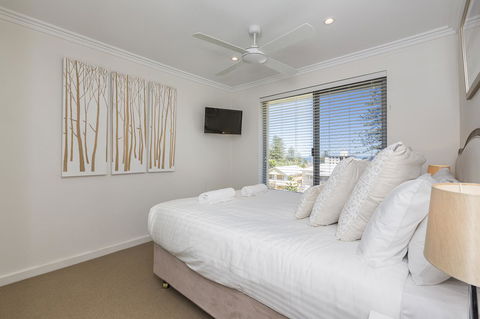 Cottesloe Beach Pines Apartment - Queensland Tourism 6