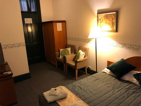 The Palace Hotel - QLD Tourism 3