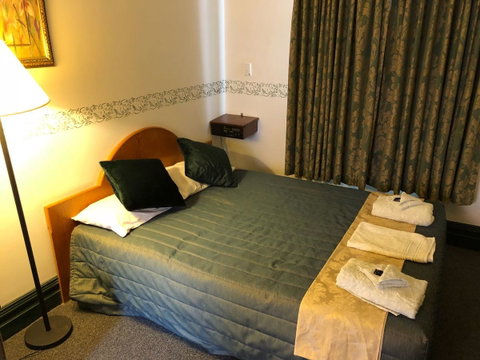 The Palace Hotel - QLD Tourism 6