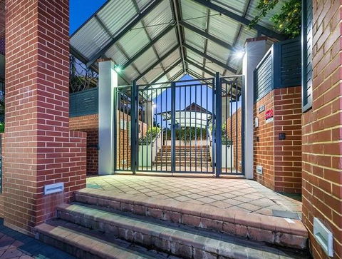 Subiaco Emporium Apartment - Queensland Tourism 6