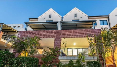 Subiaco Emporium Apartment - Queensland Tourism 7