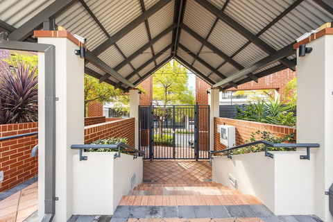 Subiaco Emporium Apartment - Queensland Tourism 22
