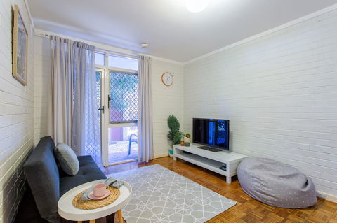 Fremantle Coastal Stay - 1 Bedroom Central Apartment - Queensland Tourism 5