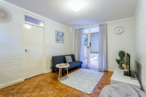Fremantle Coastal Stay - 1 Bedroom Central Apartment - Queensland Tourism 7