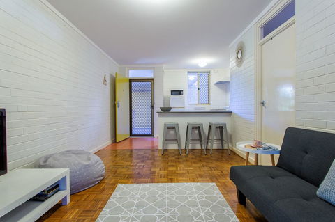 Fremantle Coastal Stay - 1 Bedroom Central Apartment - Queensland Tourism 6