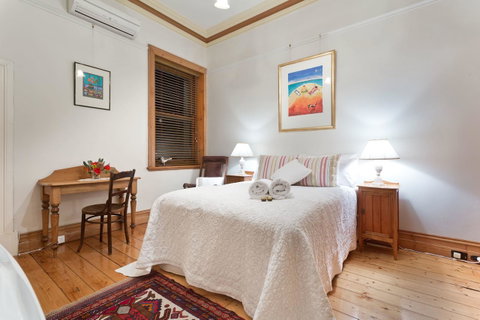 Annie's Victorian Terrace Accommodation Fremantle - QLD Tourism 11