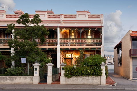 Annie's Victorian Terrace Accommodation Fremantle - QLD Tourism 30