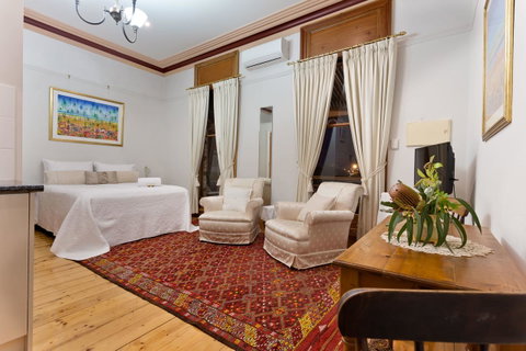 Annie's Victorian Terrace Accommodation Fremantle - QLD Tourism 16