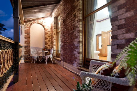 Annie's Victorian Terrace Accommodation Fremantle - QLD Tourism 7