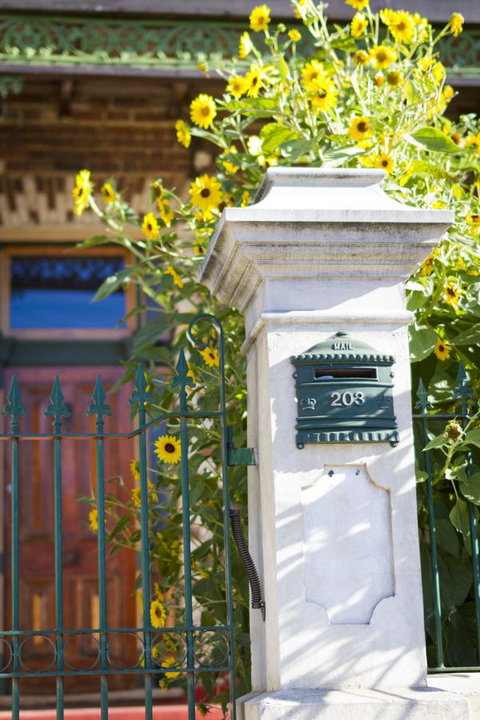 Annie's Victorian Terrace Accommodation Fremantle - QLD Tourism 1
