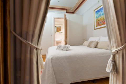 Annie's Victorian Terrace Accommodation Fremantle - QLD Tourism 17