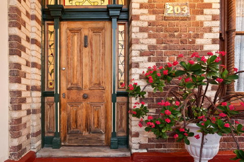 Annie's Victorian Terrace Accommodation Fremantle - QLD Tourism 19