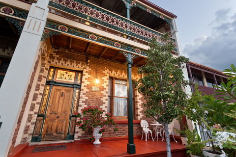 Annie's Victorian Terrace Accommodation Fremantle - QLD Tourism 24