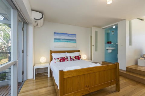 Cottesloe Tree Top Studio - Executive Escapes - Queensland Tourism 6