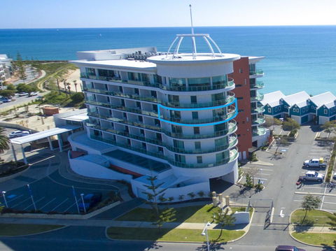 A 406 FANTASTIC OCEAN BEACH And MARINA VIEW APT - MANDURAH - QLD Tourism 24
