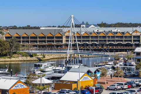 A 406 FANTASTIC OCEAN BEACH And MARINA VIEW APT - MANDURAH - QLD Tourism 23