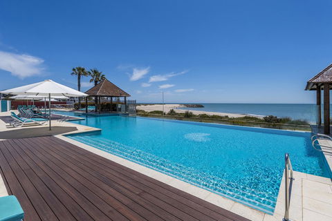 A 406 FANTASTIC OCEAN BEACH And MARINA VIEW APT - MANDURAH - QLD Tourism 1