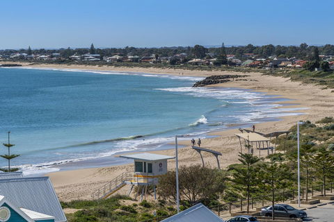 A 406 FANTASTIC OCEAN BEACH And MARINA VIEW APT - MANDURAH - QLD Tourism 5