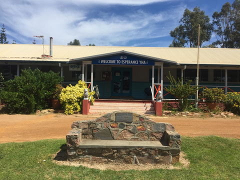 Esperance YHA - QLD Tourism 6