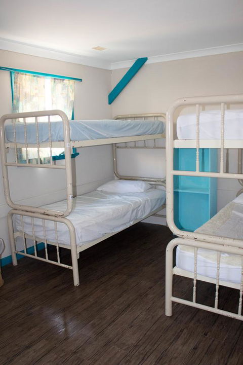 Esperance YHA - QLD Tourism 7