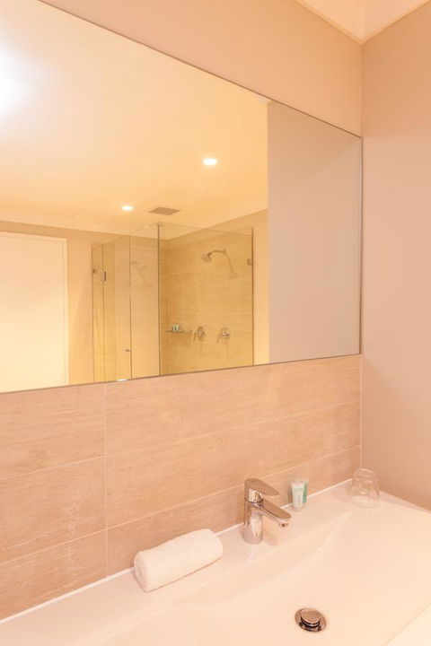 The Marina Hotel - Mindarie - Queensland Tourism 13