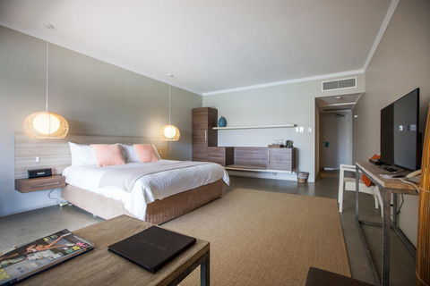 The Marina Hotel - Mindarie - Queensland Tourism 4