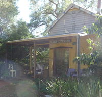 Black Cockatoo Lodge - QLD Tourism