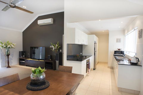Gecko Lodge Kalbarri - Queensland Tourism 13