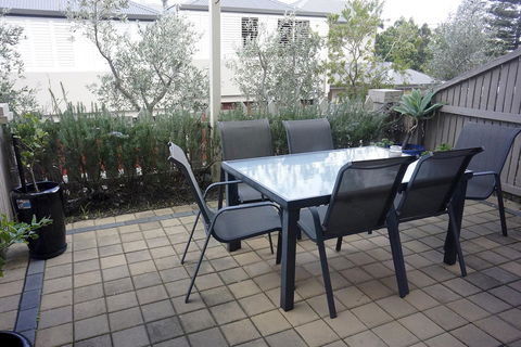 Studio 4 - Ground Floor Fremantle Apartment - Queensland Tourism 18