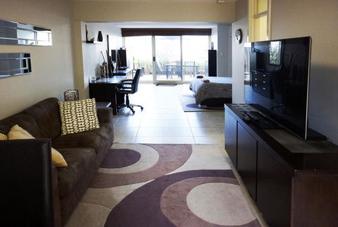 Studio 4 - Ground Floor Fremantle Apartment - Queensland Tourism 3