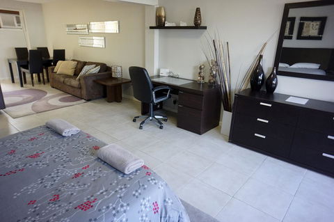 Studio 4 - Ground Floor Fremantle Apartment - Queensland Tourism 1