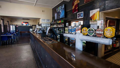 Beadon Bay Hotel - Queensland Tourism 14