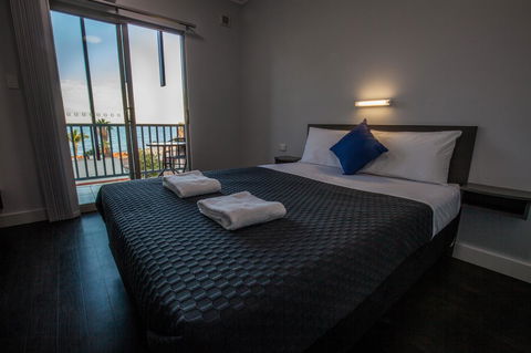 Beadon Bay Hotel - Queensland Tourism 4
