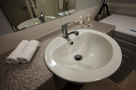 Beadon Bay Hotel - Queensland Tourism 10