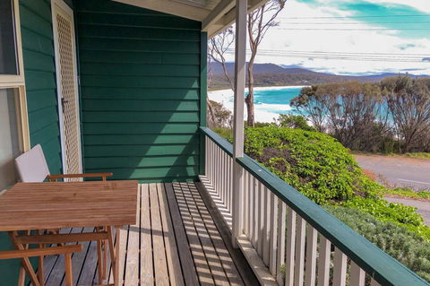 BINALONG BEACH COTTAGE Beachfront At Bay Of Fires Next To Restaurant - Queensland Tourism 14