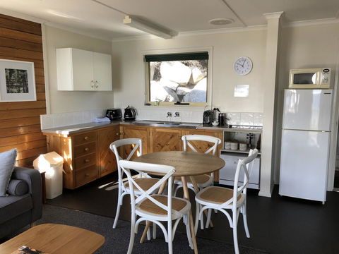 BINALONG BEACH COTTAGE Beachfront At Bay Of Fires Next To Restaurant - Queensland Tourism 18