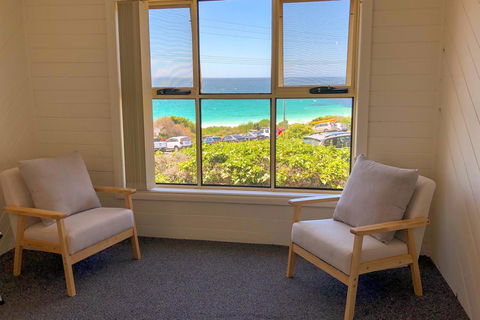 BINALONG BEACH COTTAGE Beachfront At Bay Of Fires Next To Restaurant - Queensland Tourism 3
