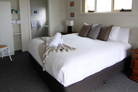 BINALONG BEACH COTTAGE Beachfront At Bay Of Fires Next To Restaurant - Queensland Tourism 15