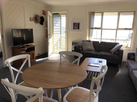 BINALONG BEACH COTTAGE Beachfront At Bay Of Fires Next To Restaurant - Queensland Tourism 5