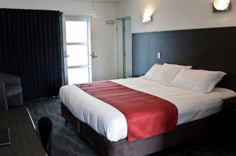 Brighton Hotel Motel - QLD Tourism 11