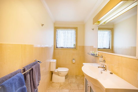 Queechy Motel - QLD Tourism 37