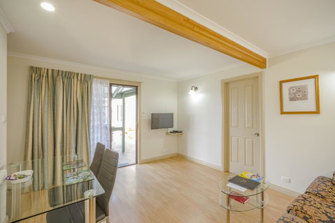 Queechy Motel - QLD Tourism 26