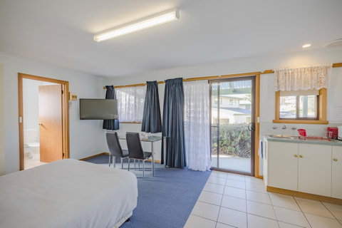 Queechy Motel - QLD Tourism 28