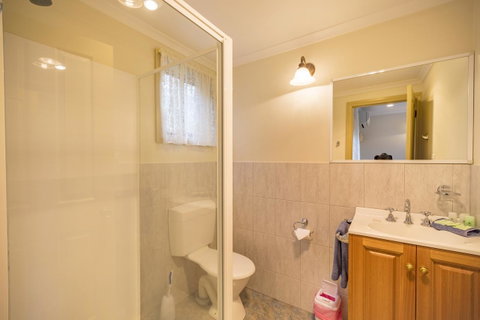 Queechy Motel - QLD Tourism 1