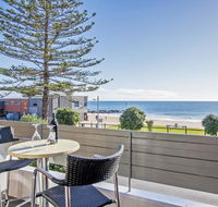 Beachfront Voyager Motor Inn - QLD Tourism