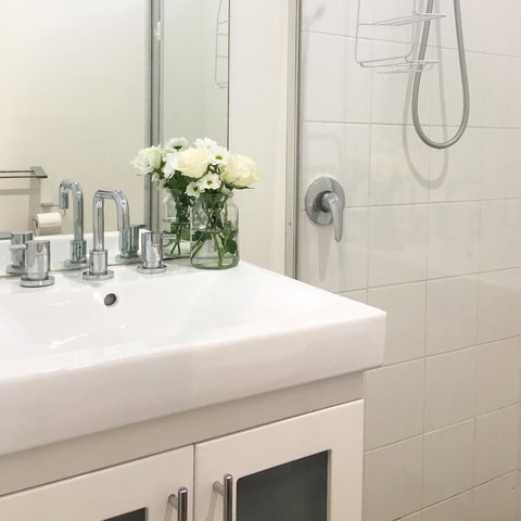 Sandy Bay Studio Apartment - QLD Tourism 7