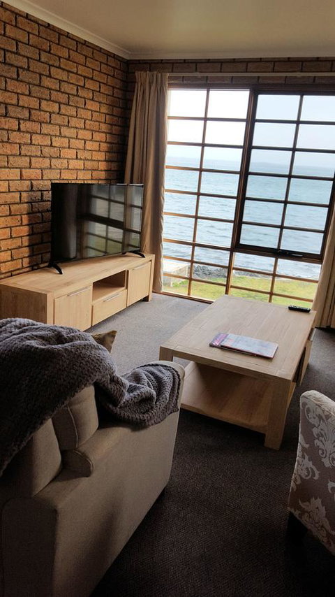 Stanley Village Waterfront Accommodation - QLD Tourism 3
